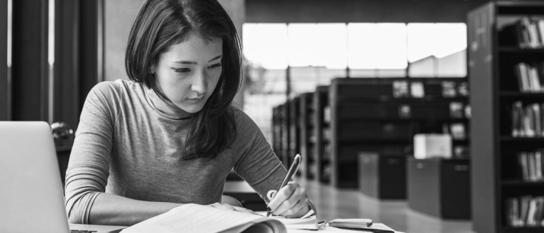 Praca nad strategią budżetową podczas sesji konsultacyjnej